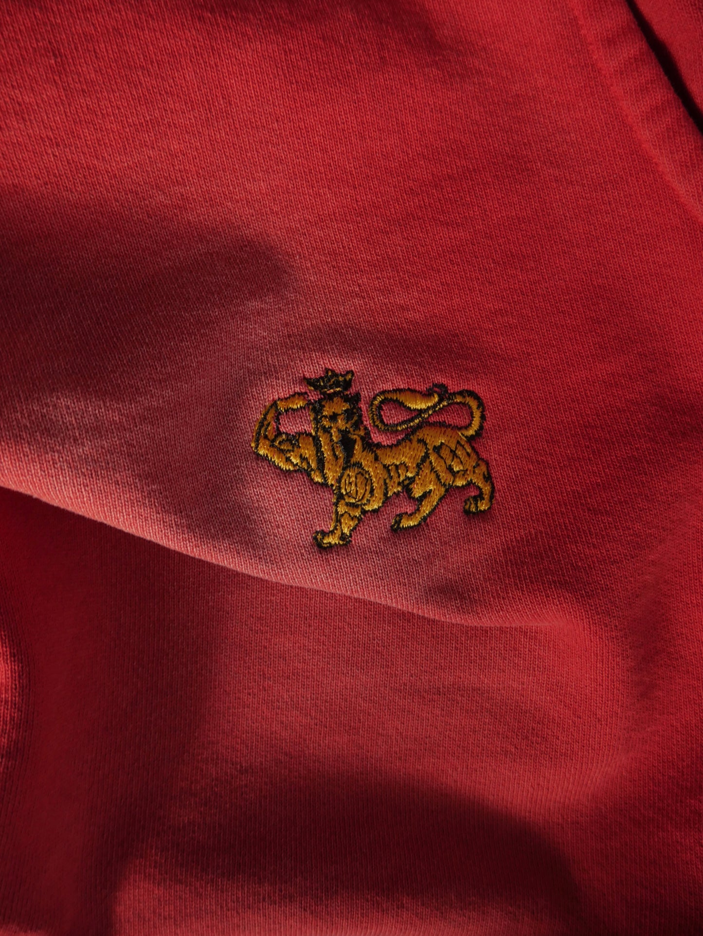 O'LAZARUS CUT-OFF SWEAT SHORT (RED)